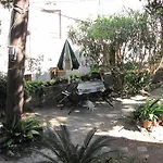 托尼一室公寓 公寓 *