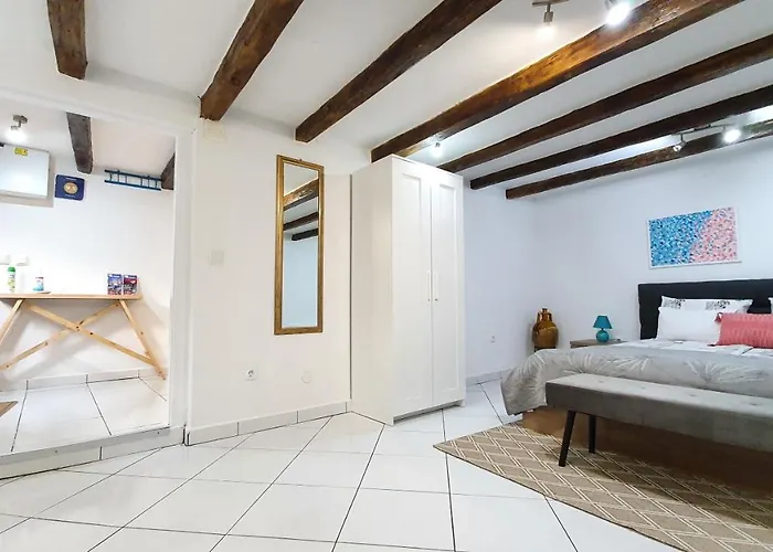 스튜디오 토니 *